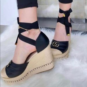 Beautiful black platform women shoes